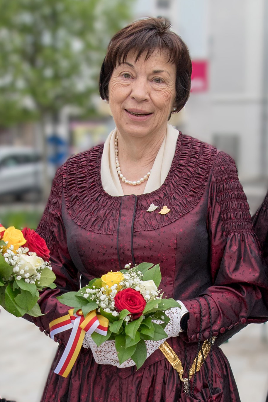 Angela-Plasch-Ferlacher-Goldhaubenfrauen