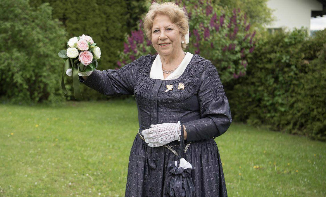 Ehrenobfrau-Frau-Karla-Kramer-Ferlacher-Goldhaubenfrauen