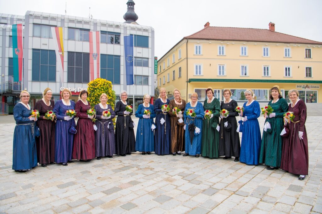 Vereinsjubiläum-Ferlacher Goldhaubenfrauen-Titelfoto 2